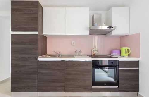 Kastel Stari Apartment | Sea-View Retreat, Kastel