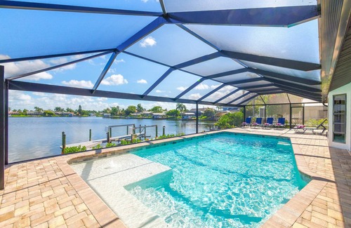 Eight Lakes Villa | SEABIM Villa TRENDALIA - Modern style, big pool, Lake view, Gulf access