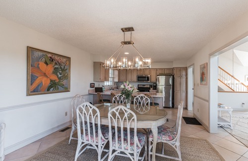 West Cape May House | 'Seabreeze on Sunset '. Peaceful Retreat. Top Level Ocean View. Two En-Suites.