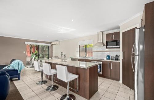 Aldinga Beach House | Seacret Oasis - Alding Beach - C21 SouthCoast Holidays