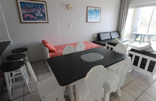 Margate Beach Apartment | Seagull 305