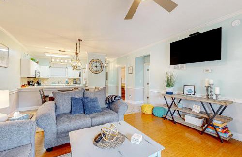 Central Myrtle Beach Apartment | Seas the Day at Magnolia Place