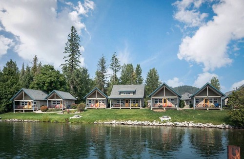 Dover House | Seas the Moment - Lakefront Beach Bungalow