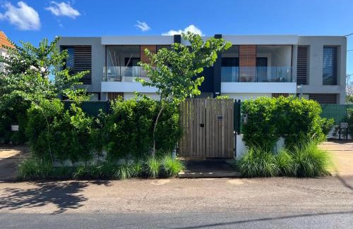 Albion Apartment | Seascape Holidays Near CLUB MED ALBION MTA PERMIT