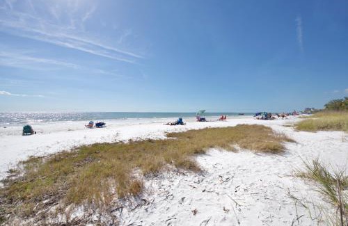 Mid Island House | Seashell Blue by Sun Palace Vacations