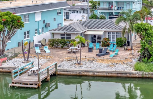 Treasure Island Apartment | Seashell Suite 1B Pet Friendly Waterfront Dock