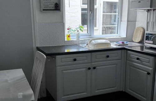 Combe Martin Apartment | SEASIDE Apartments| One Bed Apartment (4 Guests)
