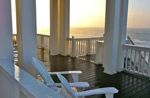 Seaside House | Seaside "Coquina" |3 BR | Sleeps 8 | Steps from 2 pools | Bikes
