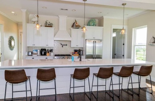 Galveston House | Seaside Escape: Beautiful, Spacious, Peaceful
