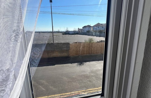 Southend-on-Sea House | Seaside Escape – 4 Mins to the Beach, Cosy for Families & Big Groups!