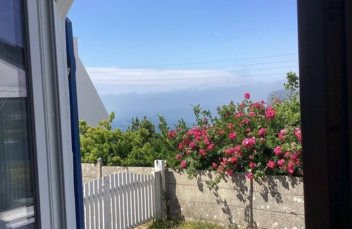 Saint-Pabu House | Seaside fisherman's cottage in the immediate vicinity of the beach