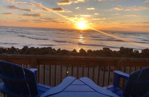 San Luis House | Seaside Front & Center Dolphin Watching