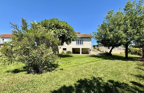 Boyardville House | Seaside Getaway: Spacious Home, 8 Guests, WiFi, Near Beach & Restaurants, Parking Included