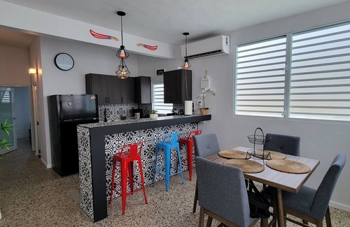 Cangrejo Arriba House | "Seaside Haven: A Spacious Family Retreat with Guest House Near the Beach"