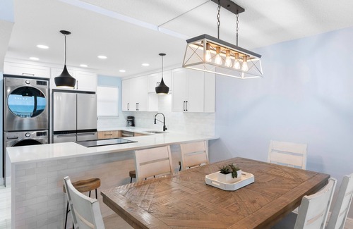 Satellite Beach Condo | Seaside Luxury Penthouse W/Heated Pool + Stunning Ocean Views 🌊