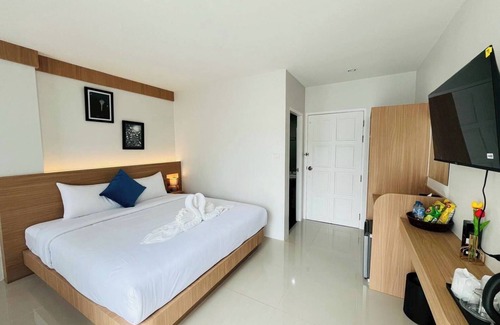 Patong Hotel | Seaside Patong House