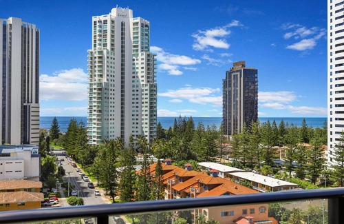 Broadbeach Apartment | Seaside Serenity Broadbeach Ocean view Paradise