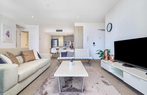 Broadbeach Apartment | Seaside Serenity Broadbeach Ocean view Paradise