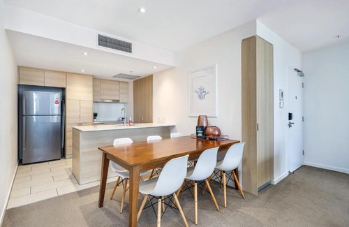 Broadbeach Apartment | Seaside Serenity Broadbeach Ocean view Paradise