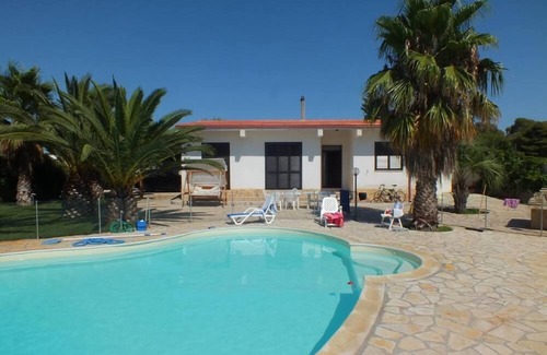 Porto Cesareo House | Seaside villa pool/garden/sun/sea