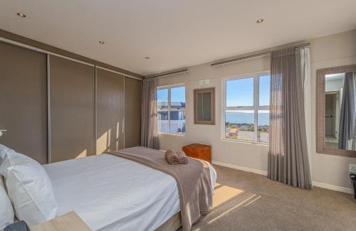 Calypso Beach House | Seasons of Serenity, Langebaan, 8-sleeper