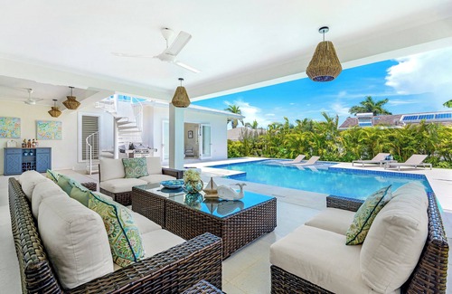 Silver Sands Villa | SeaSwept Villa Spacious modern luxury 4bdrm white sand beach in Charming Jamaica