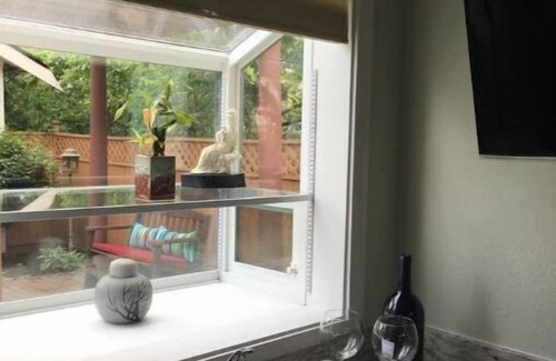 Brighton House | Seattle’s Tiny Home. Easy City Access!