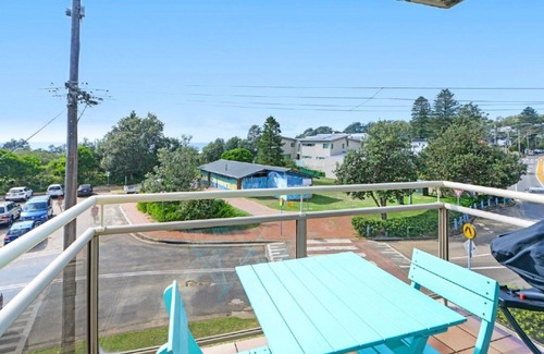 Avoca Beach Apartment | Seaview 7 - Prime Position Beachside Holiday
