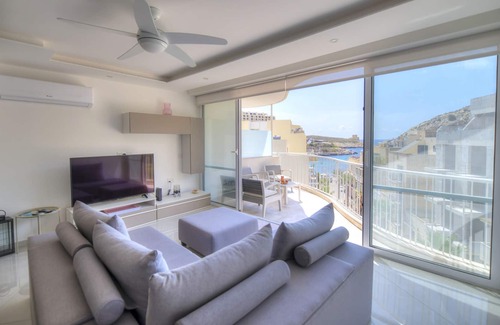 Xlendi Apartment | Seaview apt in the Heart of Xlendi ESCH1-1