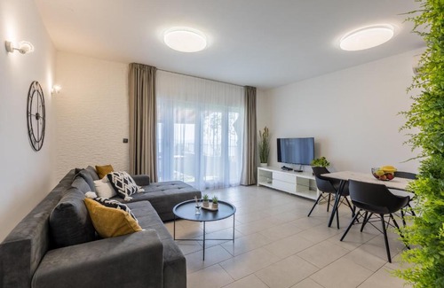 Znjan Apartment | Seaview&jacuzzi 2BR apt