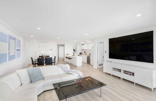 Scarborough Apartment | Seaviews and Sophistication