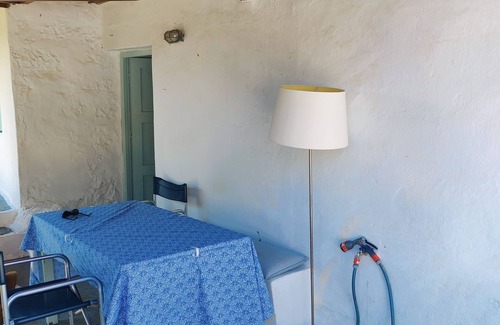 Adamas Cottage | Secluded 200-Year-Old Cycladic Retreat in Milos