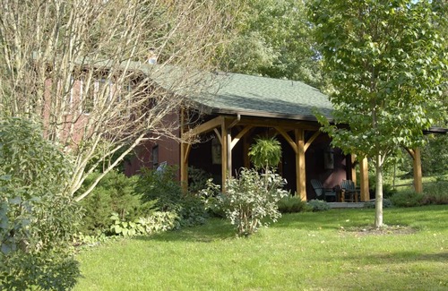 Fairfield House | Secluded 4 acre retreat