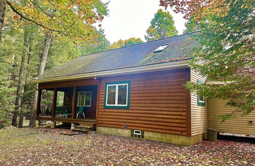 Crandon House | Secluded 5.4 Acres: Private Oasis with 100ft driveway/Self check- in