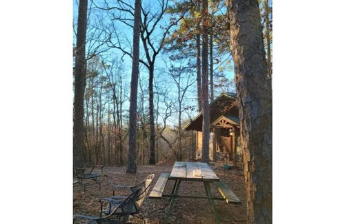 Mena House | Secluded Cabin in the Forest at Raspberry Retreat
