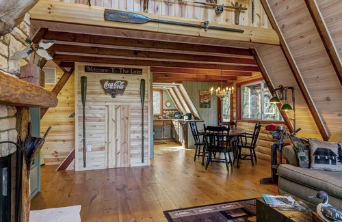 Innsbrook Ski Chalet | Secluded & Charming Lake Access Woodland Chalet by Sarah Bernard