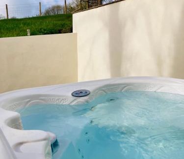 Milford Haven House | Secluded cottage with hot tub