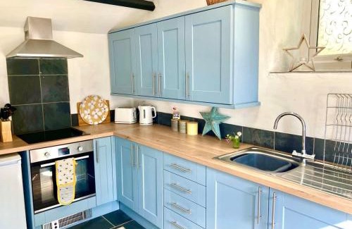 Milford Haven House | Secluded cottage with hot tub