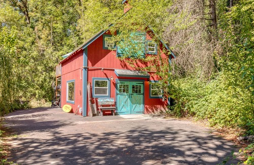 Cedar Hills House | Secluded forest home with private hot tub - dog-friendly - 6 minutes to downtown