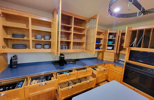 Yantis Cabin | Secluded Lakefront Cabin with Pool and Private Boat Ramp