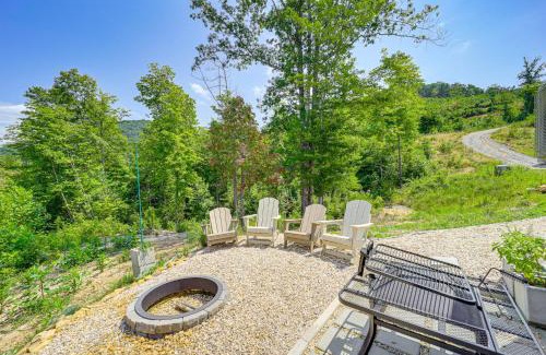 Lenoir Apartment | Secluded Lenoir Tiny Home with Private Hot Tub!