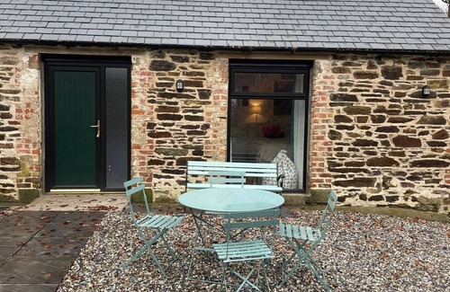 Crossabeg Apartment | Secluded Pet Friendly Studio Apartment