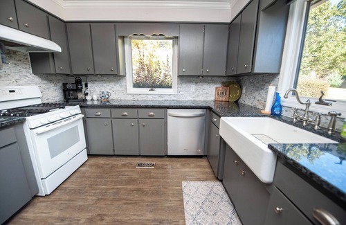 Cowpens House | Secluded Pond Retreat - Wooded, Cozy, Quiet