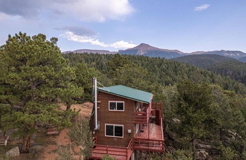 Rainbow Valley Cabin | Secluded Rustic Mountain Cabin!