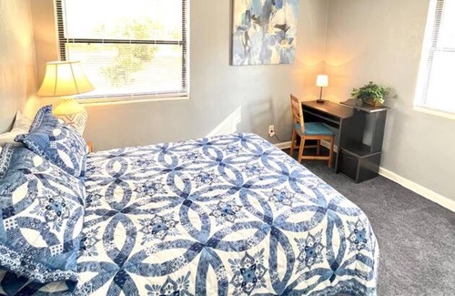Arlington House | Secluded+Spacious 4BRFamily Home+Self-CheckIn+Wifi