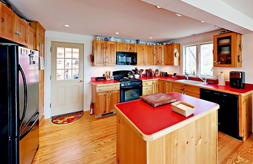 Wellfleet House | Secluded stunner with deck, patio, & firepit - 24 acres of nature conservation