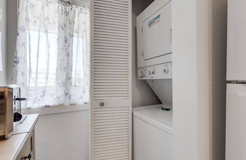 Folly Beach Villa | Second-floor villa w/river views & community pool, tennis courts, and dock