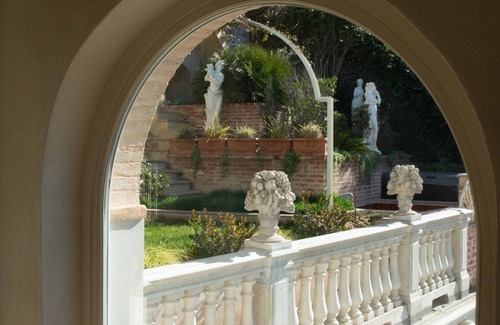 Ottiglio Apartment | "Secret Garden with a View" at Ai Leoni Ruggenti!