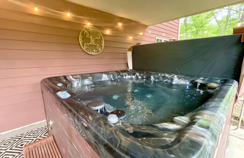 The Galena Territory Cabin | Secret Room-Hot Tub-Billards-Firepit-Games-Pool access