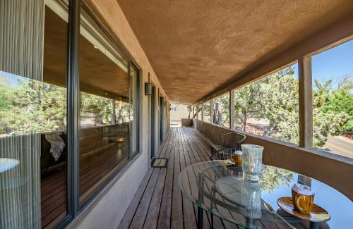 West Sedona House | Sedona Chimney Rock Cottage - Views of Thunder Mountain, Great Location for Year Round Recreation!